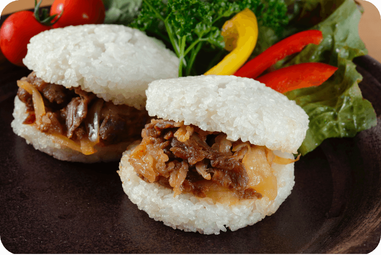 手軽にワンハンドで食べられる！米沢牛100%！焼き肉ライスバーガー